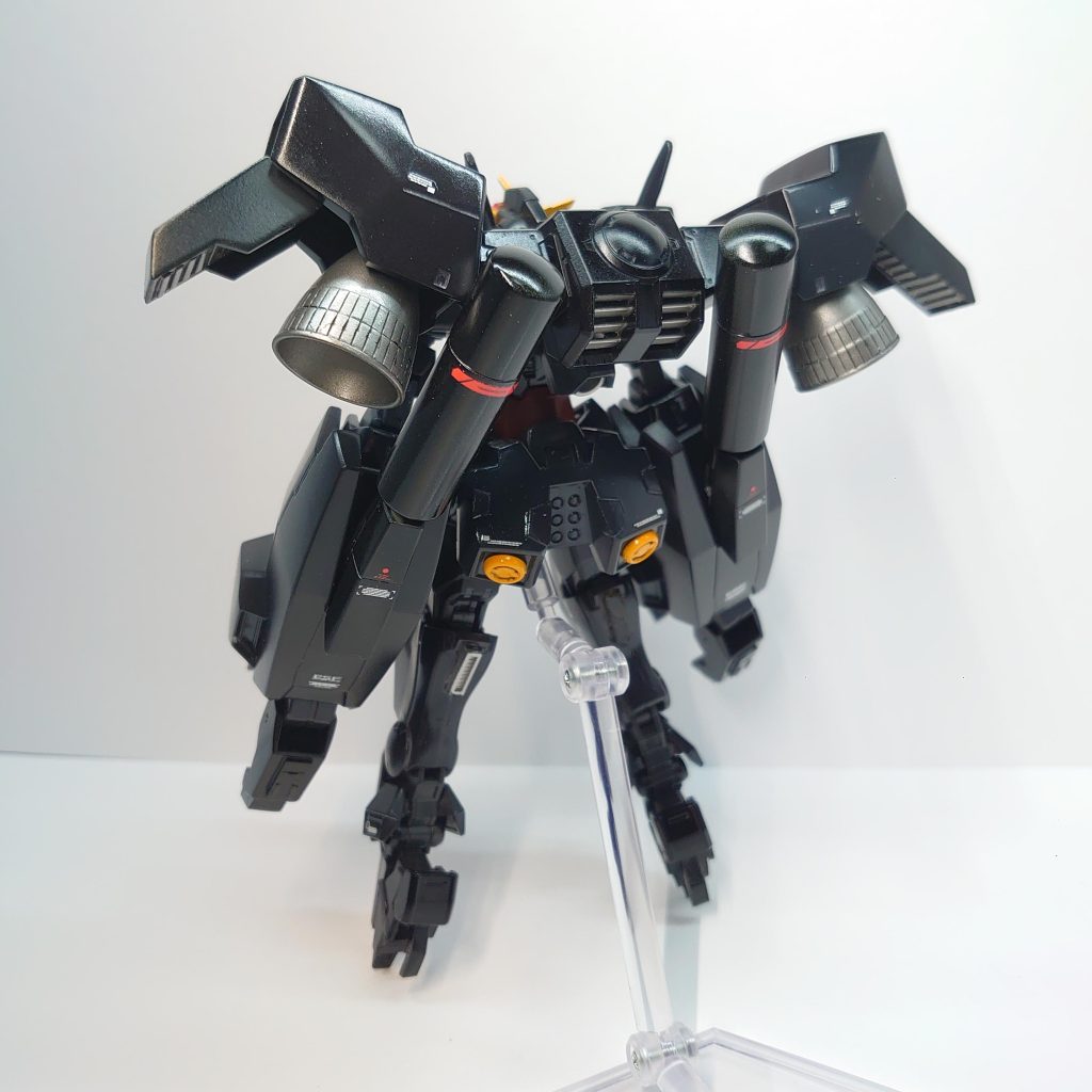 ■機動性各部に推進器が増設され、機動性が向上。バックパックは大型ブースターの出力に耐えれるようMGセラヴィーの肩を使用。排熱フィンも設けられ長時間の高速巡回も可能になった。