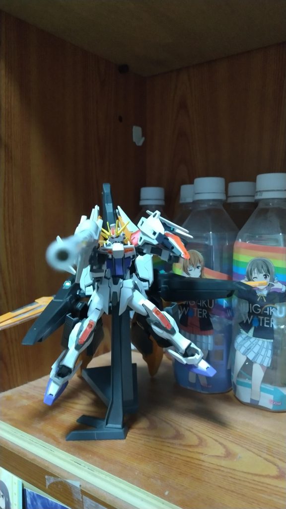 ビルドストライクエクシードギャラクシー・ハルートアーマー本機よりも大きいガンダムハルート(最終決戦仕様)をバックパックとして機能させた機体。この機体は攻撃力や機動力はもちろん防御性も上がっておりハルートから射出するGNシザービットには強力なGNフィールドを形成する事ができる。さらに本機にもカメラビット、マニファービットにはそれぞれナノラミネート装甲とフェイズシフト装甲が採用されカメラビットにナノラミネート、マニファービットにフェイズシフトが採用された。