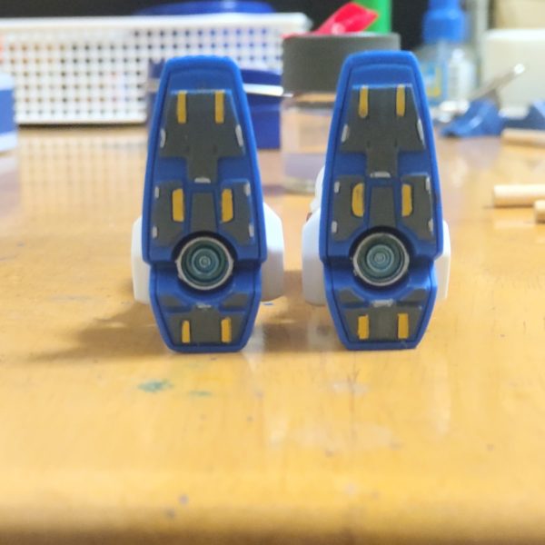 HGUC GP03S ステイメン全体的にヤスリがけして部分塗装して仮に組んでみました。黄ばんだ箇所を削って色をのせて隠してみました。ムラはありますがデカールで誤魔化そうかと思います。足裏もちゃんと塗りました。（2枚目）