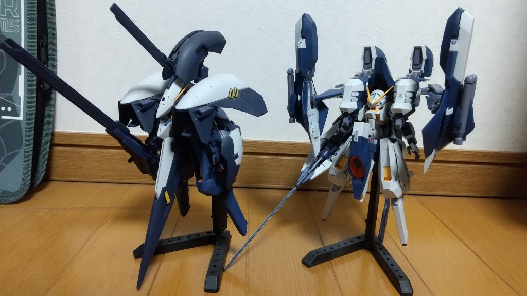 同じウーンドウォート系であるキハールⅡと並べてみました。パーツ追加によりキハールⅡより一回り大きくなっています。ご覧いただきありがとうございました。