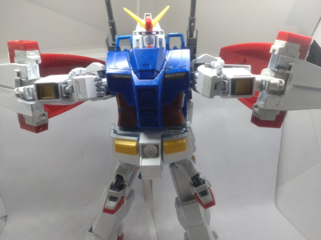 必殺技は両腕から放たれるギガンビームソード