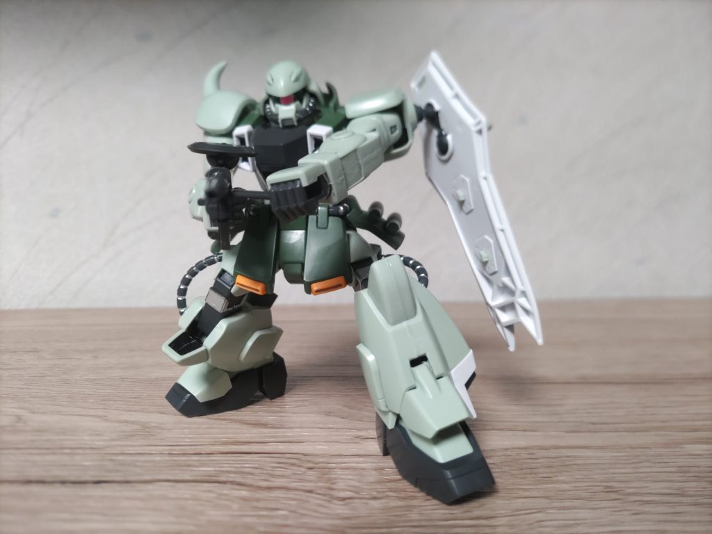 足まわりを少し削り踏ん張り体勢をできるようにしました。