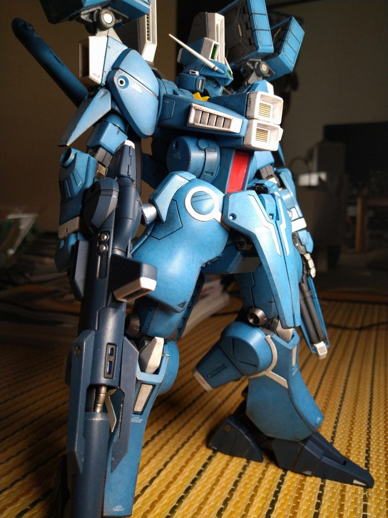 今はエアブラシやスプレーがほぼ使えないので、筆やらガンダムマーカーなど、いろいろ試行錯誤しながら楽しく制作しております。