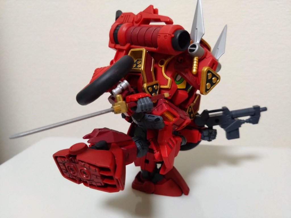 バンダイ30mmとミキシングしました。股関節はグリグリ動きます。