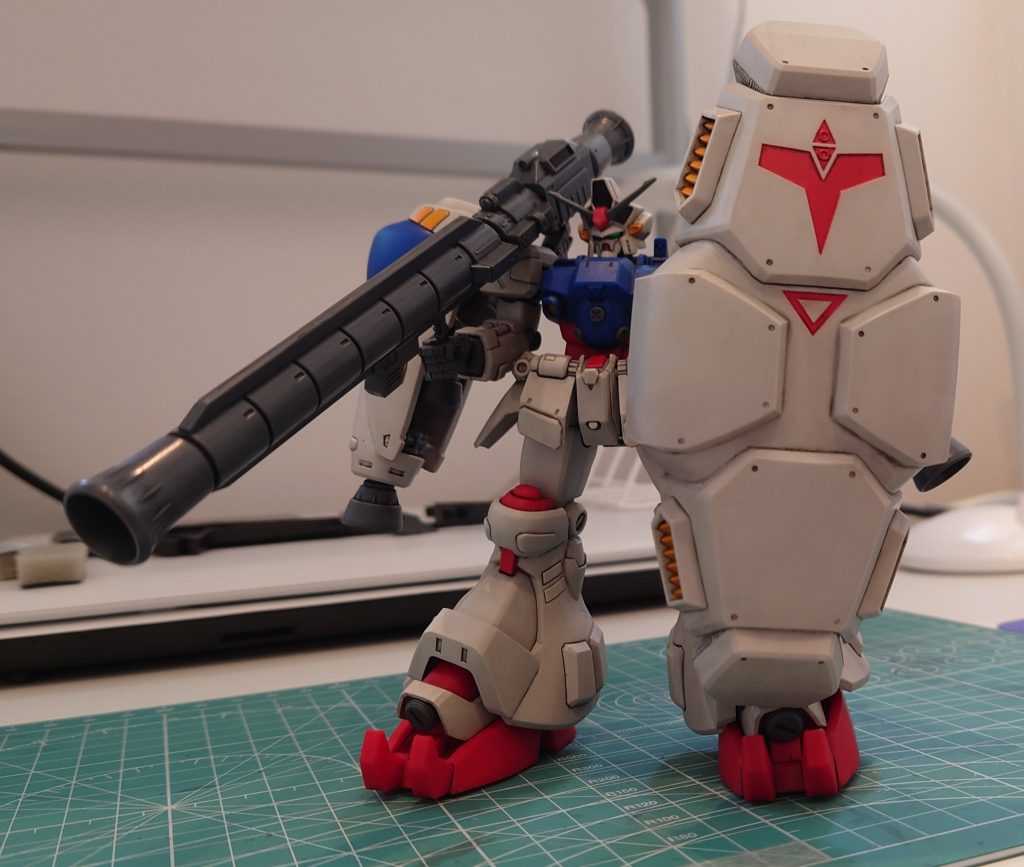 スポンジチッピング、ドライブラシ前です。コレはこれで良いと個人的には思います🤭今回、Mrウェザリングカラーのせいだとは思いますが、あちこちひび割れ、かけが発生。修正しながらの作業となりました。つや消しで保護したつもりでしたが、すき間から入ってパーツを痛めたのでしょう。次回制作時は何か違う方法を考えます👍あざした。