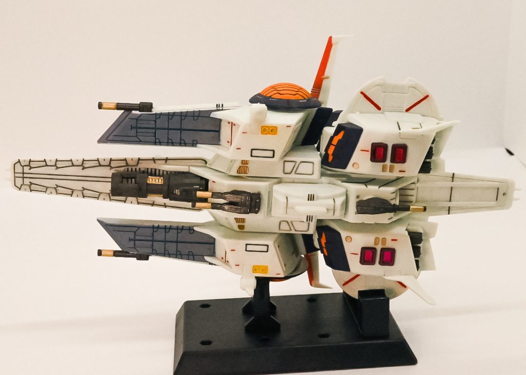 上面以上にエモいのではないかと思う艦体下面。ディテールがびっしりと入っています!