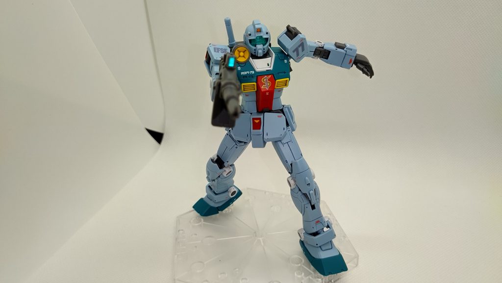 コアブースター上からの射撃シーンを。劇中での、味方側の貴重な撃破スコアです。