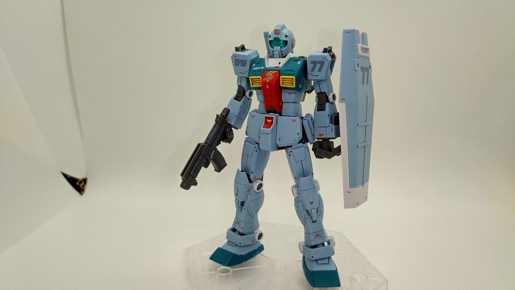 ビームスプレーガンとシールドを装備して。ザ·ジム装備です。