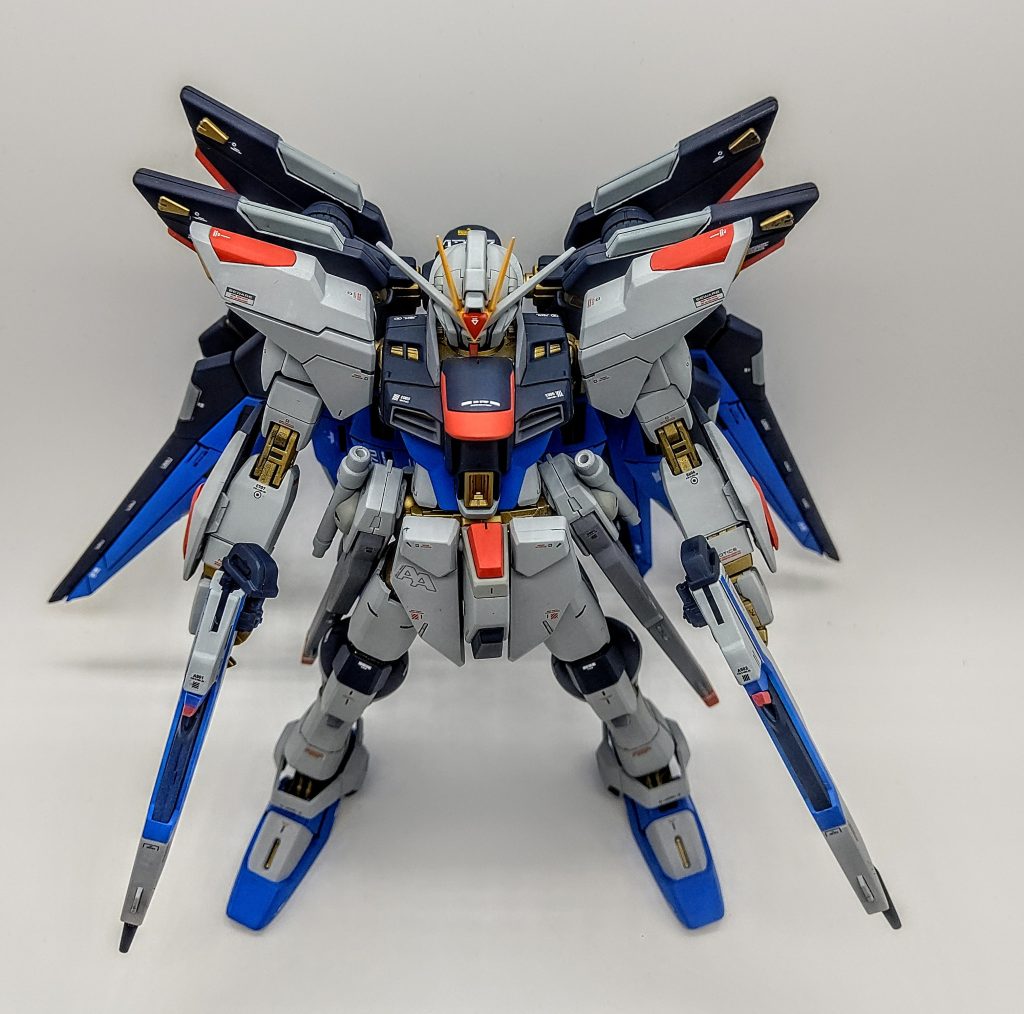 パネルラインの追加をしていない代わりにデカールはいつもより多めに貼っています