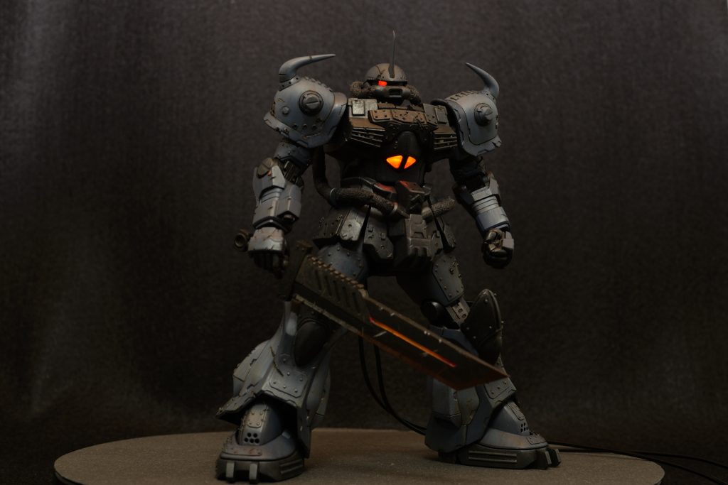 息子にポージングしてもらいました。こっちの方が強そう。