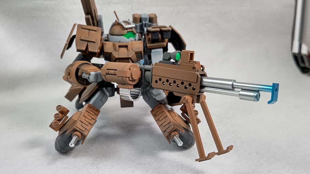 デミトレーナー拡張セットのライフルをベースにスクラッチしたハンドガードを合わせてLMG風にしたメインアーム