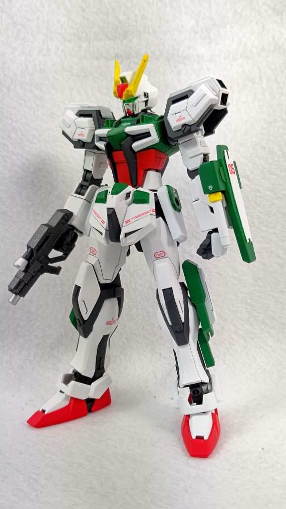 オリジナルのライトシールド装備機動力重視のライトシールド・・・というよりもビームサーベル・ウェポンラックといった感じ