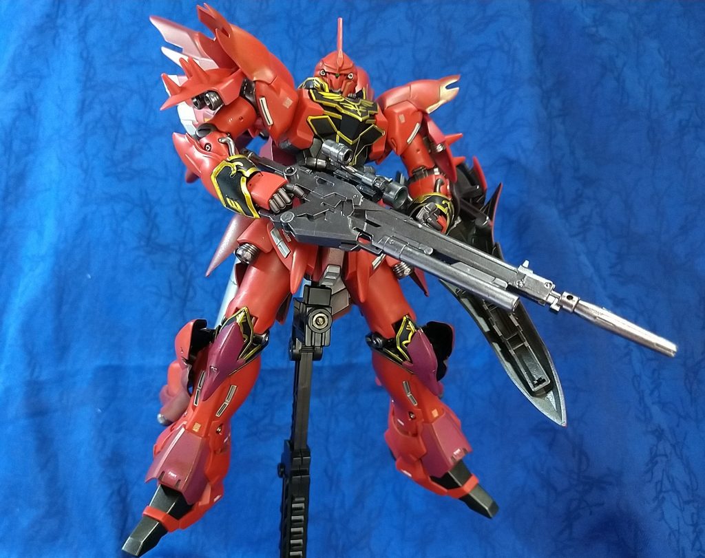 ビームライフルとシールド裏はヘビーガンメタリックで塗装。