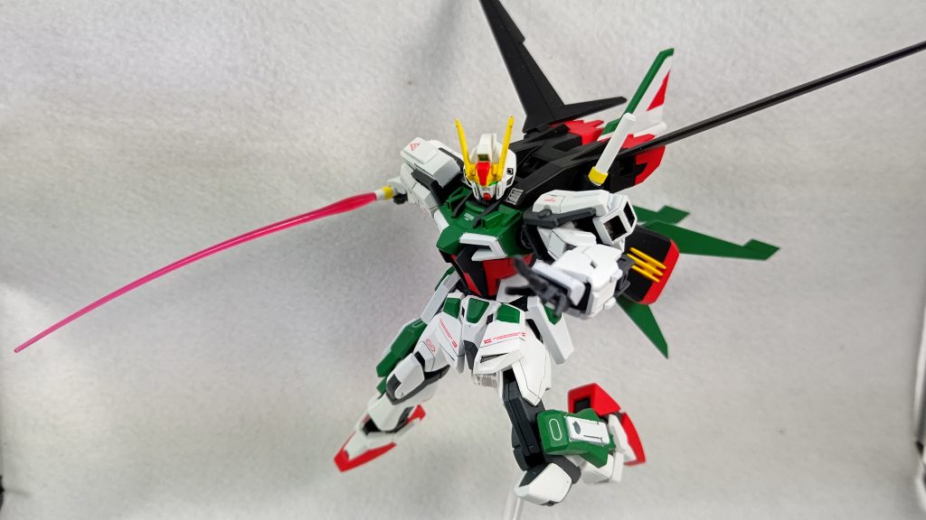 本体は元のストライクよりも機動性の向上が図られており、エールを装備することでその特徴をさらに強化することができる