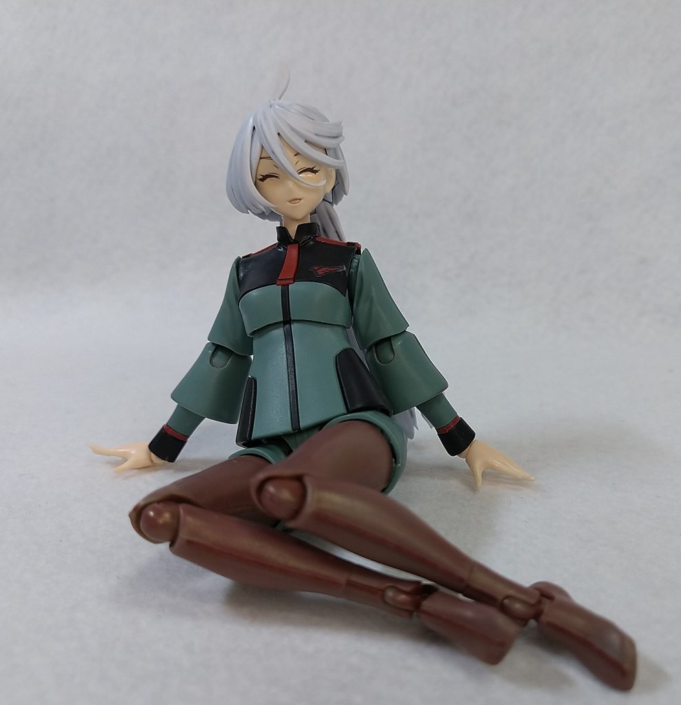 説明書の見本のように座らせるのは難しかったので、、、