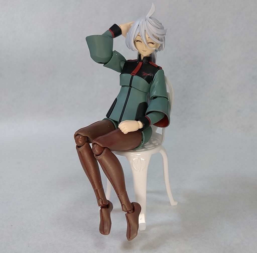 100均で1/12サイズの椅子を買ってきました。