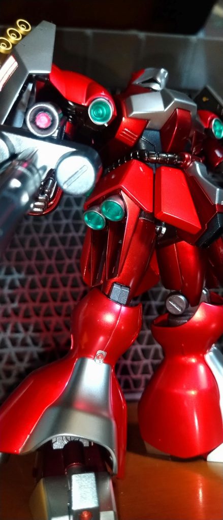 設定はバーニア内が赤ですがギュネイ機と対にしようと緑にしてます