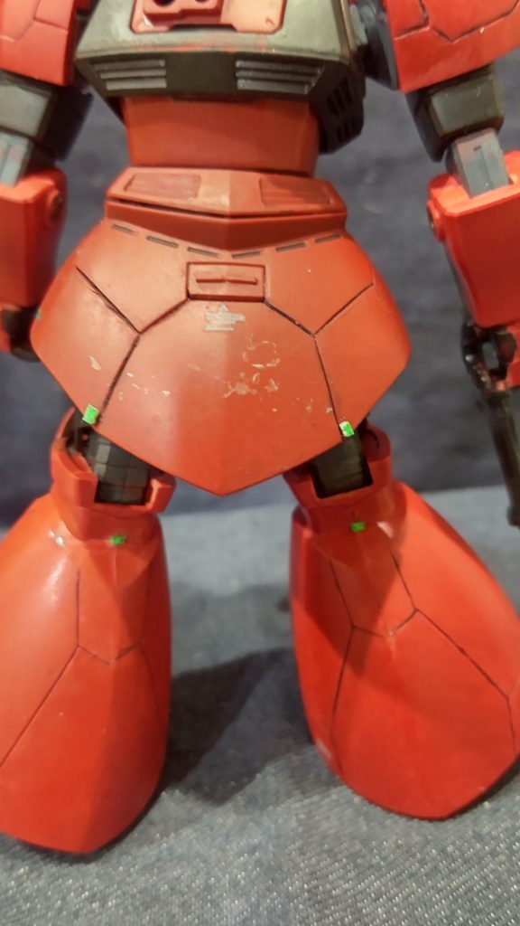 背面のスジボリ。お尻の汚れに気づかず・・・