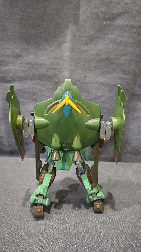 背面踵にはプラ板を貼ってみました