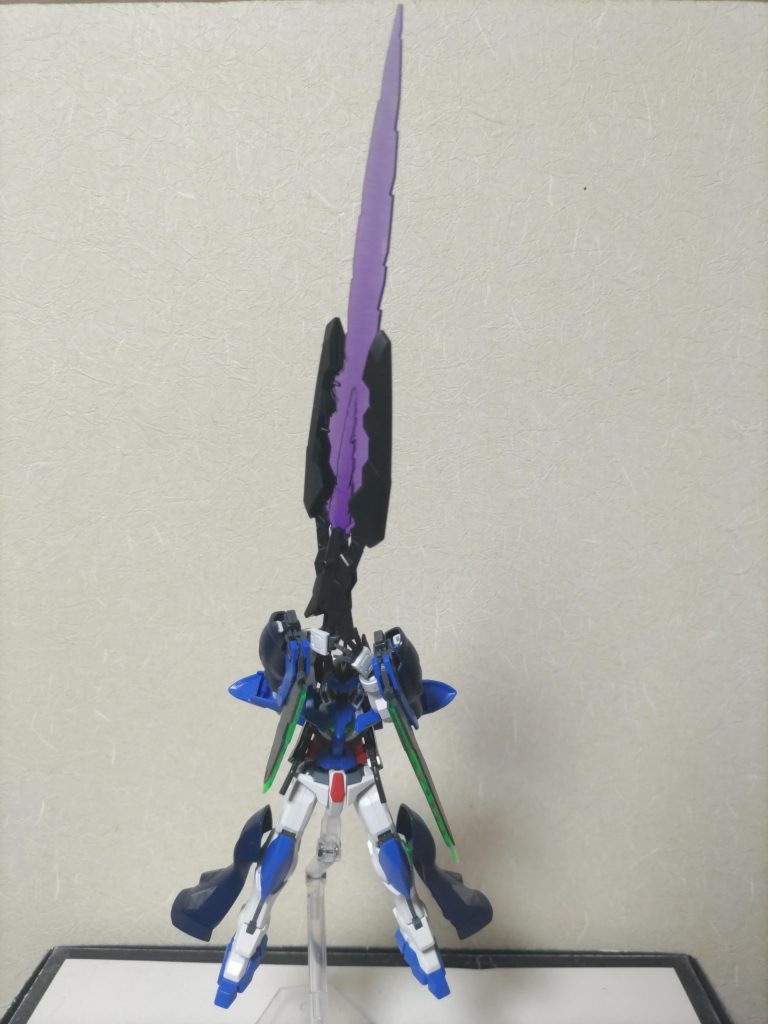 腰のビームマントは大型ビームブレイドになります