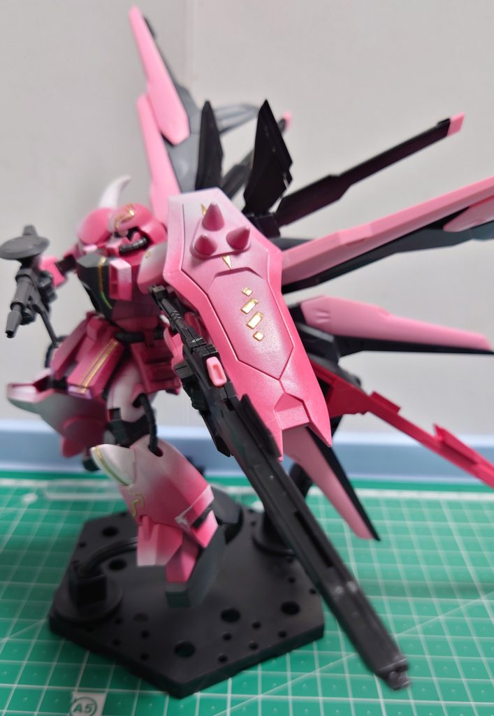 フルバーストしたかったのですが、ドラグーンを展開させるスタンドなかったので、ホームセンターで見繕ったら、また投稿しようかな、、→トップ更新しました。ラクス専用というよりは、春の季節っぽくなってしまいましたが、ラクスって和服好きだし、春って和風?なので良しとしよう、、、 あ、接続ジョイント以外に良い方法あったら教えてください、、、、