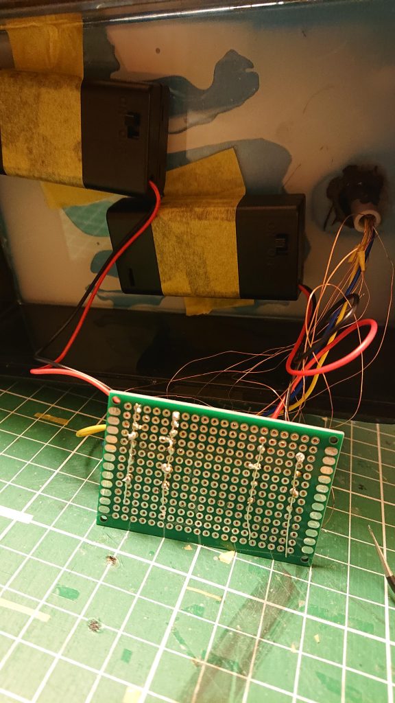 どうやって全部繋ごうか色々調べて初めて基盤を使って、学生時代ぶりのはんだ付けをして無事につきました💡最後にこの未知の作業が残っていたのでずっと不安なまま進めていました😵