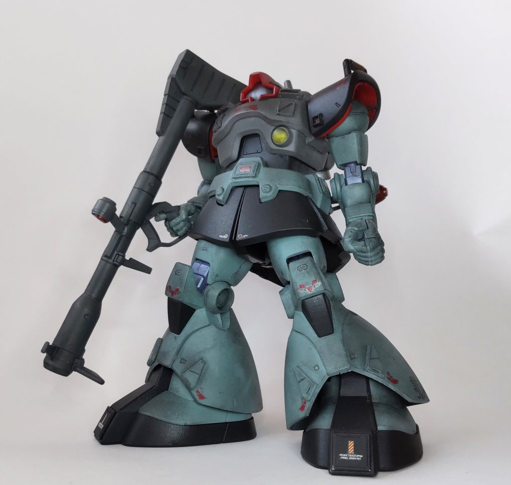 ご覧いただきありがとうございました(._.)以前予告編でありましたように今作は長編なので息切れしないよう頑張ります。ではガンプラ紹介です!こちらはHGUCドム/リック・ドムをベースにマイナーチェンジしたトライバル隊仕様リック・ドムです。改造と言ってもカラーチェンジと細かな付け足しが主です。エアブラシ塗装でウェザリング、スミ入れは定番のシャーペン、4B鉛筆、粉状パステル。あと艶消しトップコートです。