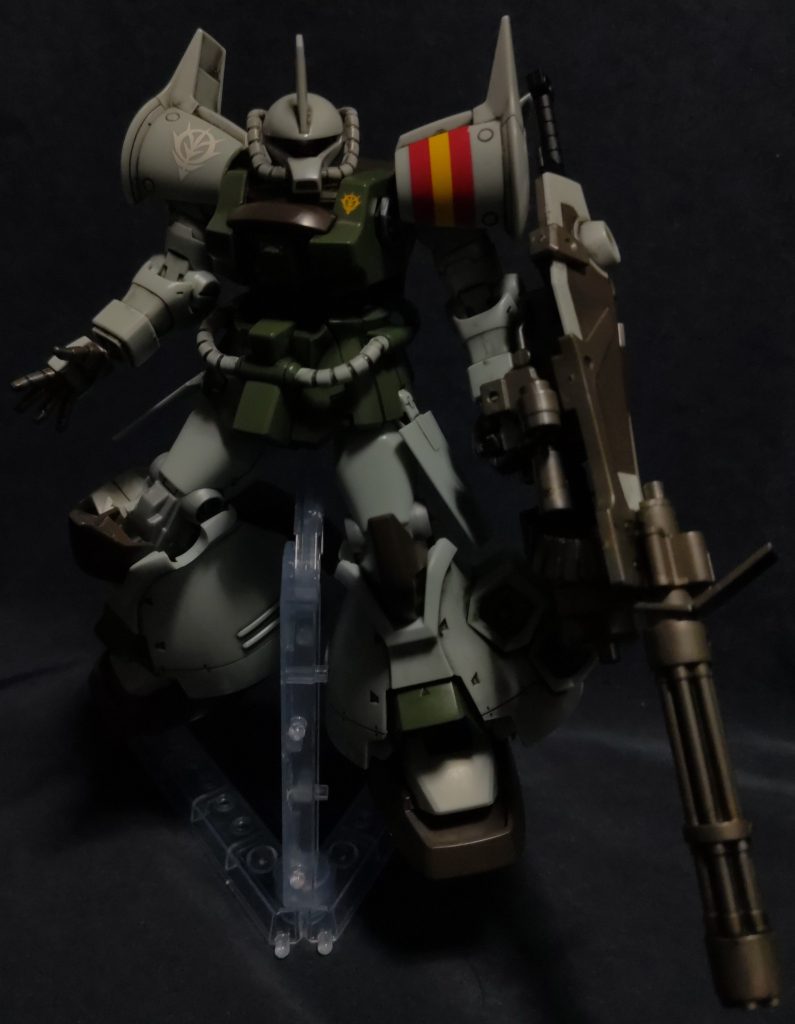 （追記）付属のスタンドで浮かせてみました。（制作工程ではありません）度々お目汚し失礼しました。