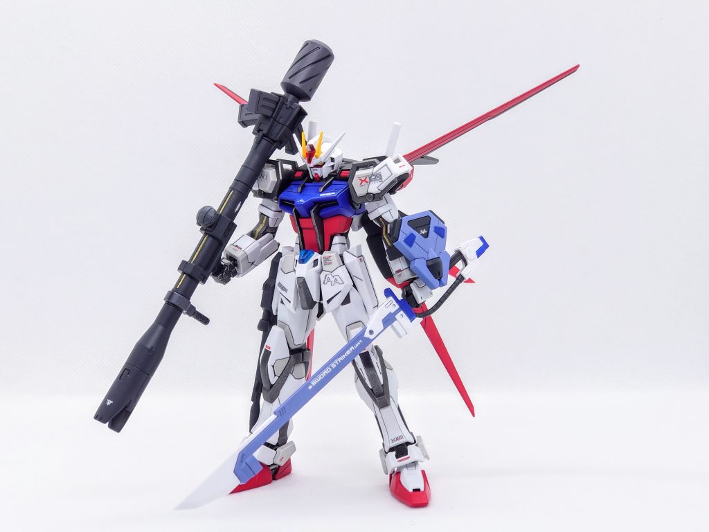 HDリマスターのメカジャケ版装備です。バズーカはシステムウェポン版を使用しました。サイドアーマーにビームライフルを懸架していたので、ネオジム磁石を使い再現できるようにしました。