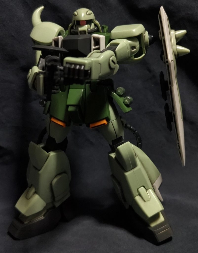 ビーム突撃銃を構えて。