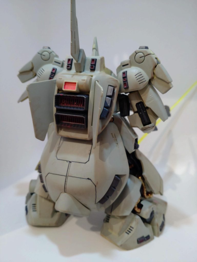 初めてのスジボリ＆スミ入れ汚しも初めてで思いのほか色がつかず難しいですね〜