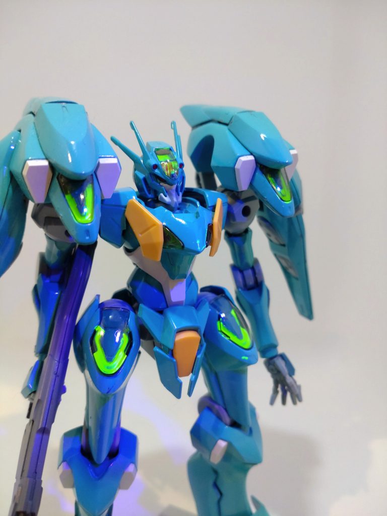 なんの機能があるかは知らないですが蛍光イエローでビコーン！