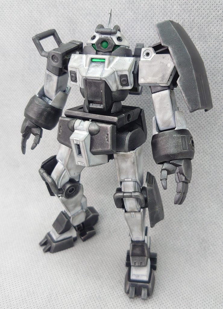 塗装、ウェザリング仕上げです。白が決まらなかった際はお蔵入りにしようかと思いましたが、ウェザリング仕上げでなんとかしてみました。途中で投げ出してしまうと、投げ出し癖がついてしまいそうなので、どんな形であれ完成まで持っていってみました。武器は…いつか使います(^^;)