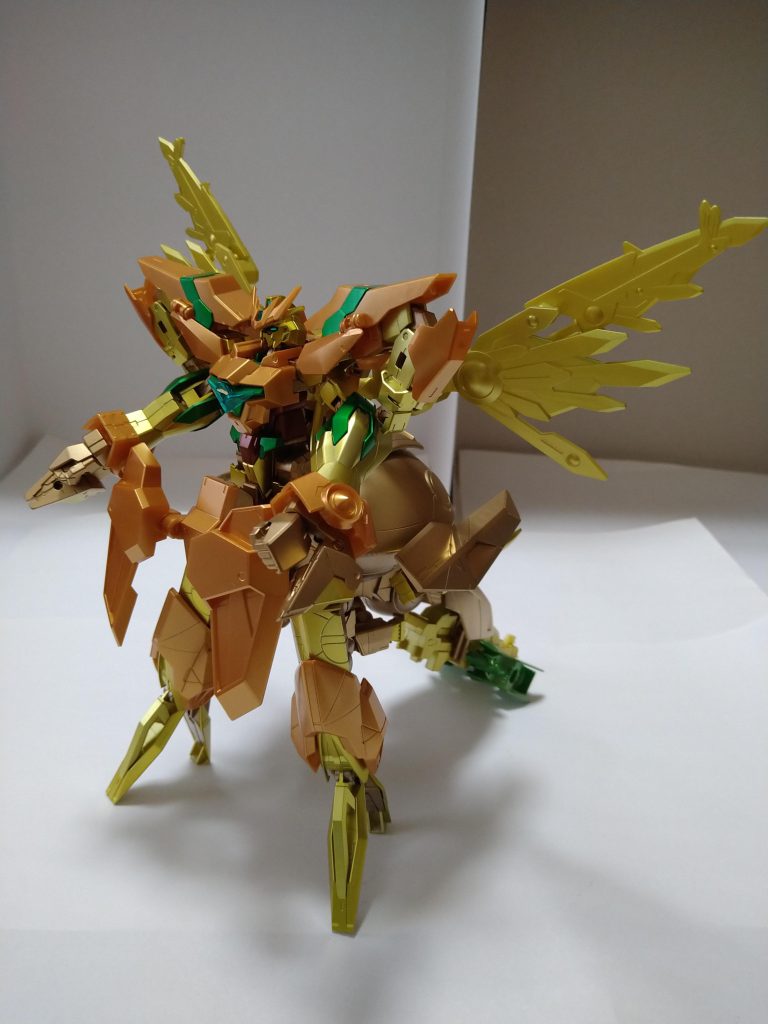 羽根的な物が付いて、、