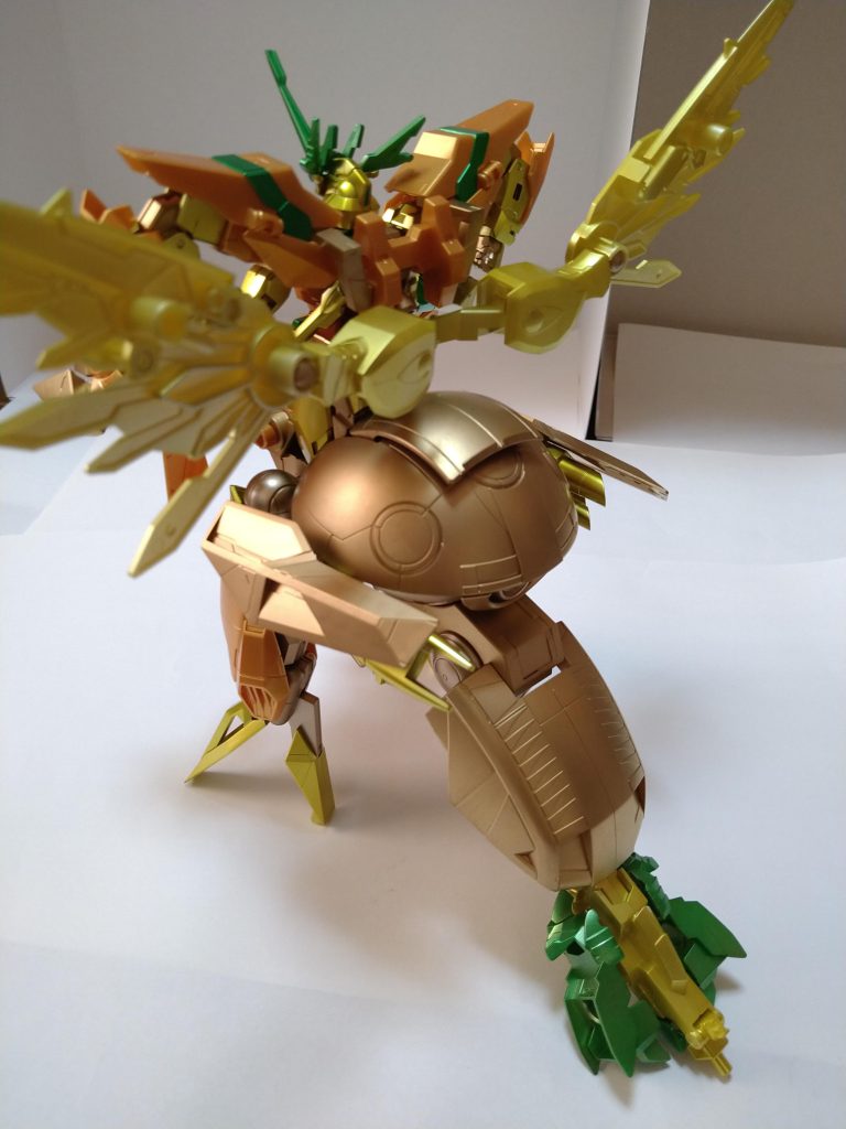 下半身はウォドムベースですがいろいろなところに各機体のパーツが無理やり付いてますw