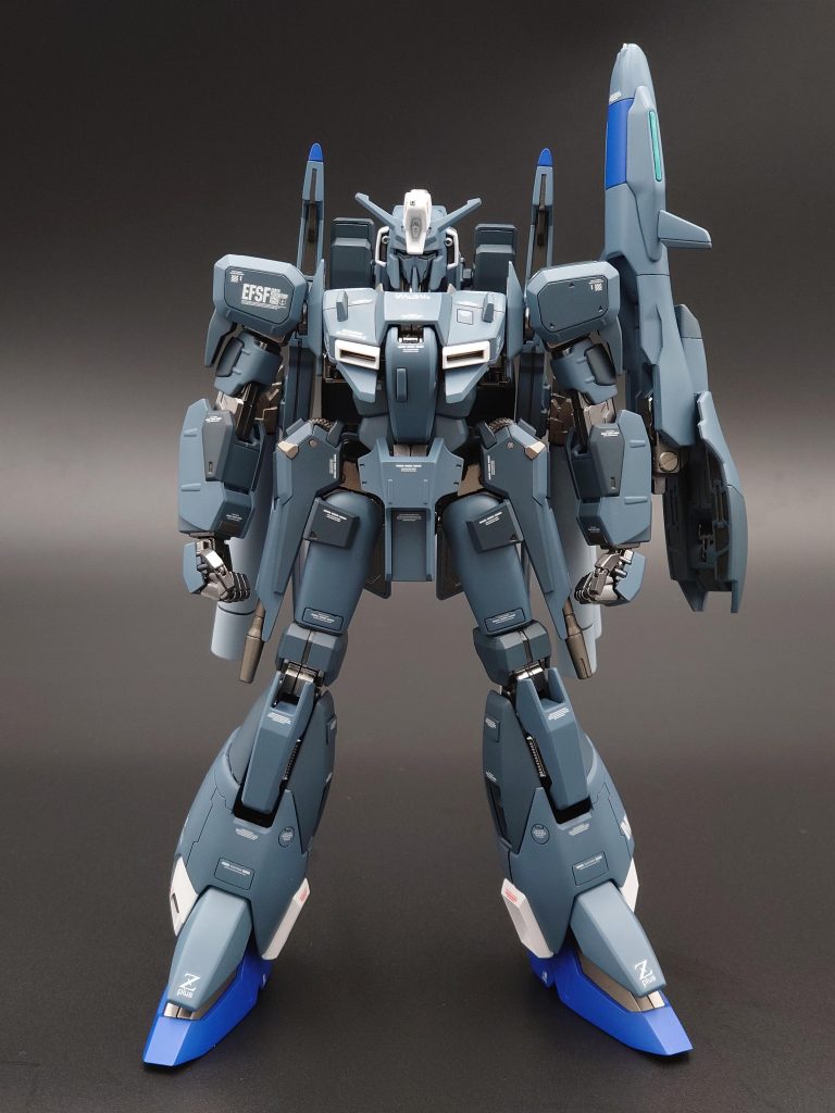 設定画に合わせてライフルを持たせずシールドのみの装備にしましたがいまいちパッとしないのでいずれライフルも作ろうと思います