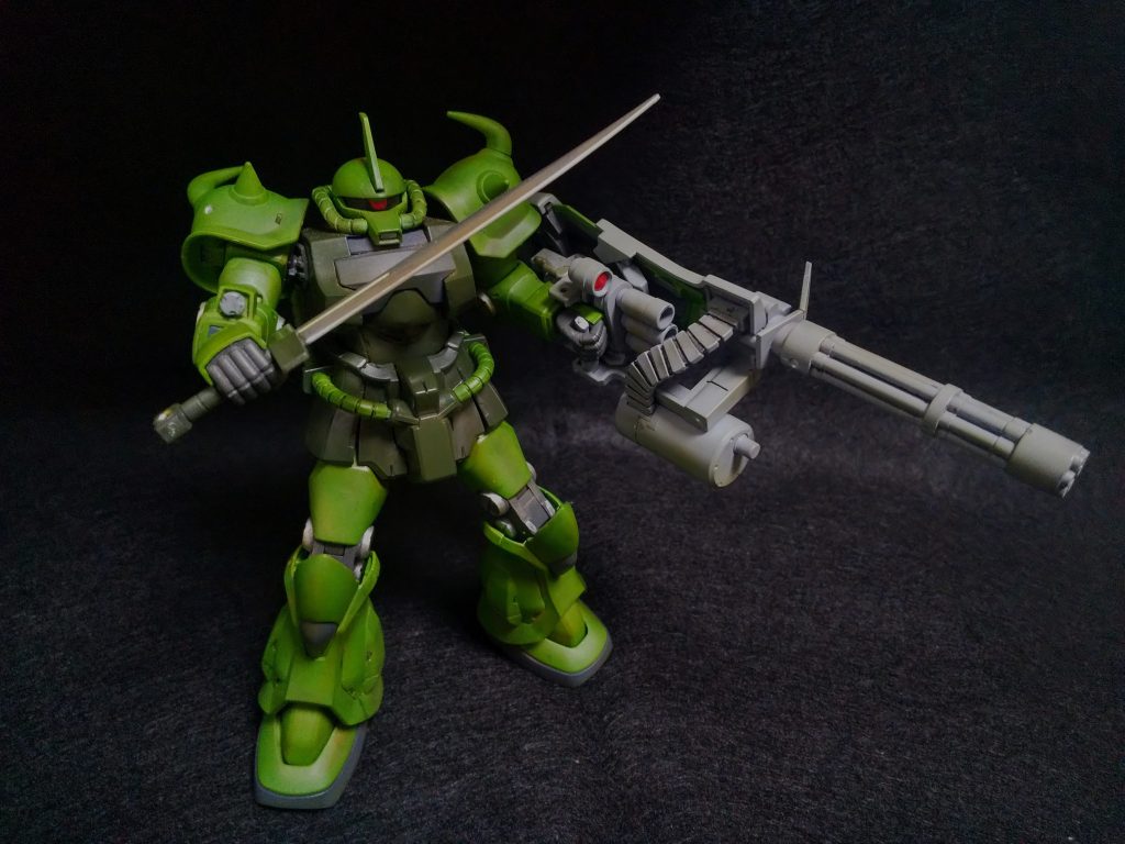 今回初めてモノアイに付属のシールを使いました。あと以前旧キットも作りましたが、格段に進化してますね。