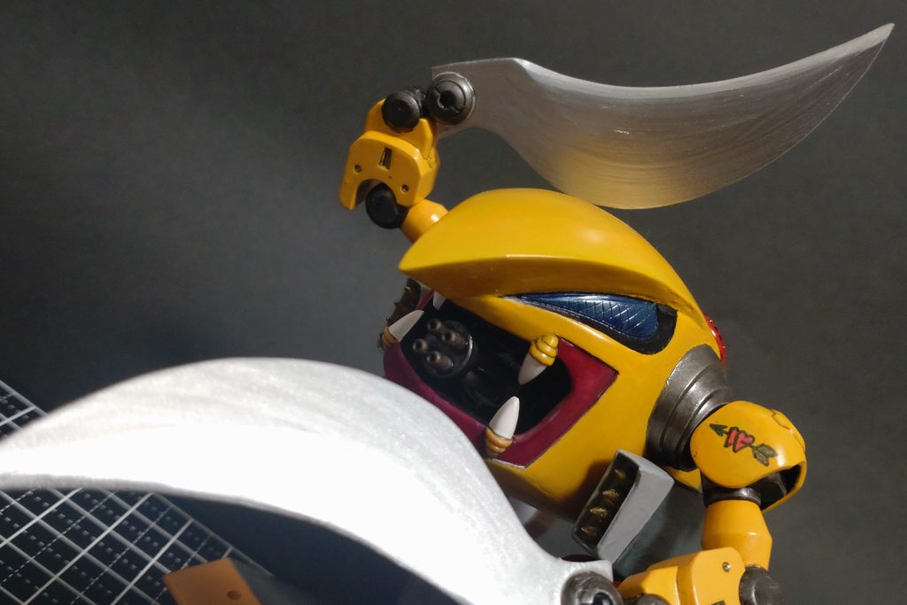 見る角度を少し変えるだけで、コミカルにも猟奇的にも見える不思議。