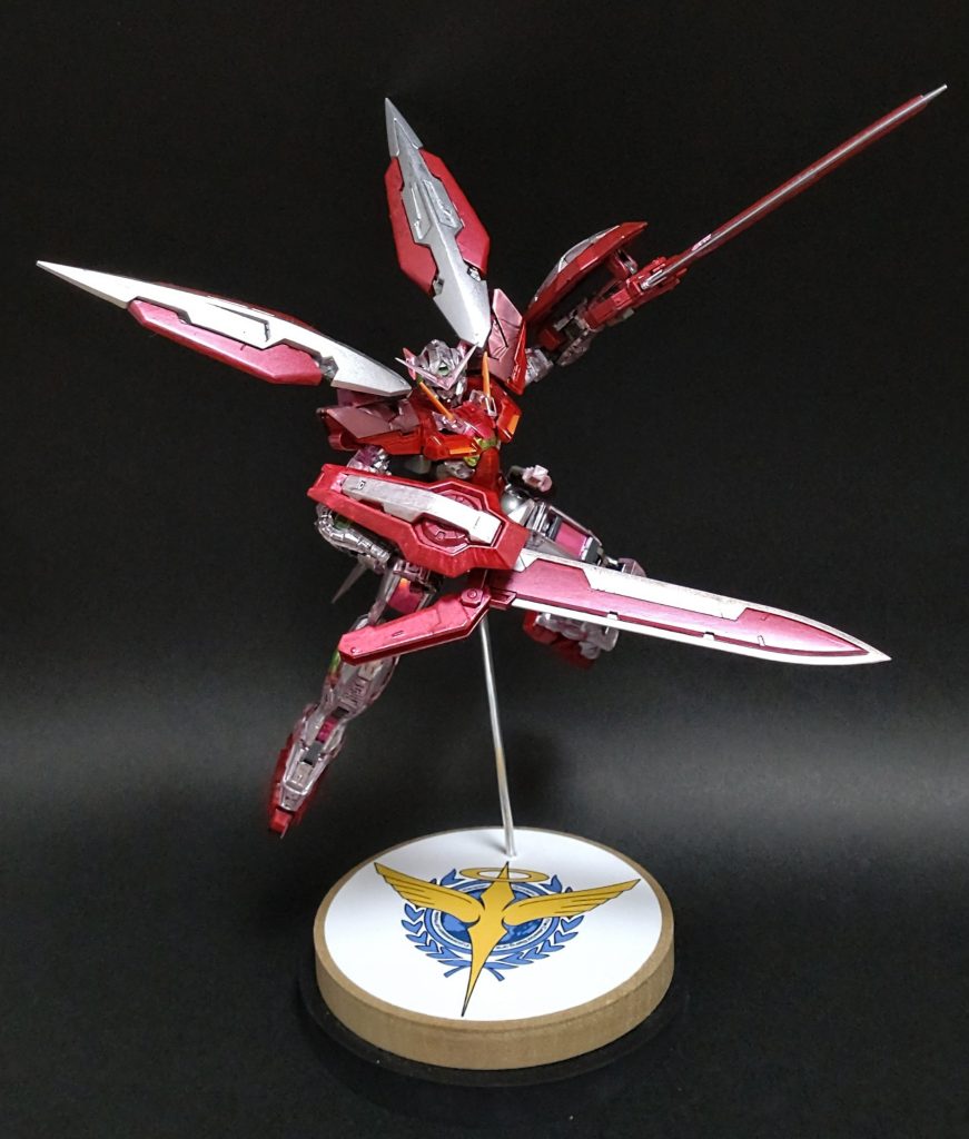 ソード振り回し状態。皆さんお察しの通り、GNソードの重量に腕部関節が悲鳴を上げていてこれ以上上には上がりません。五十肩。笑