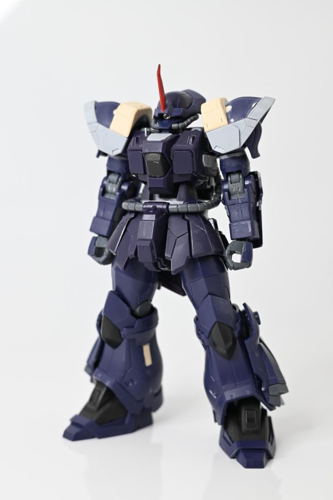 肩パテ成型各所延長及びスジボリ