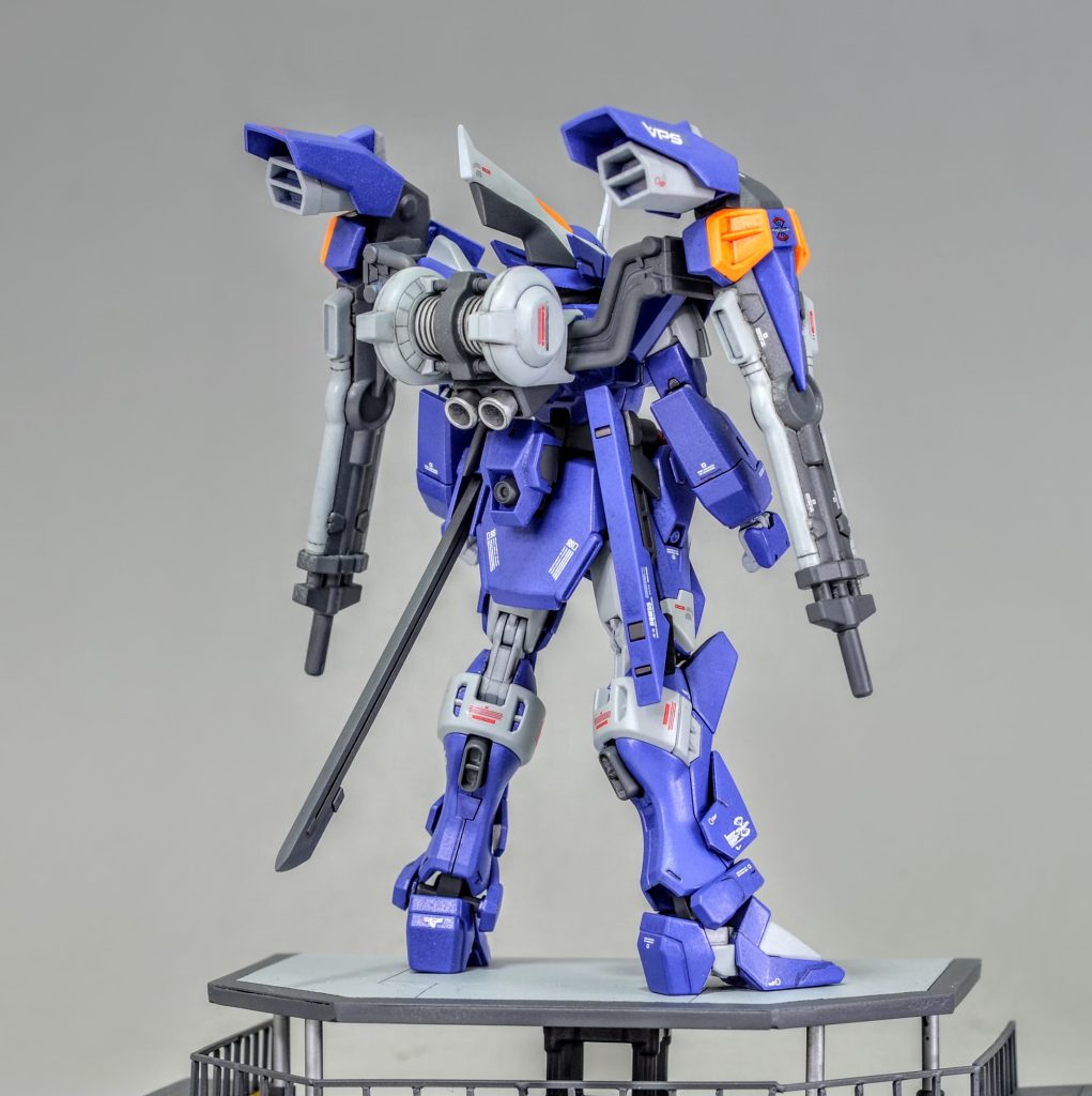 インジャの本体にシグーDAの武装や頭部を加工して移植しました。