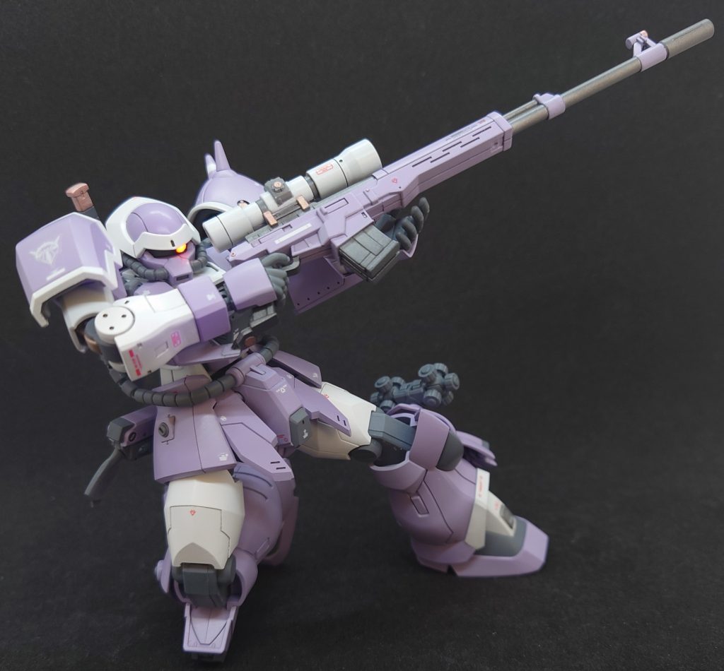 このポーズ、やたらと塗装がハゲそうでとても怖い!