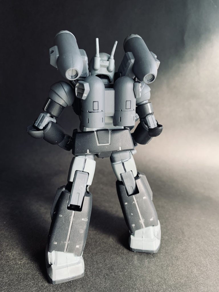 背面。黒のところは銀で墨入れしましたが写真に撮ると分かりませんね。