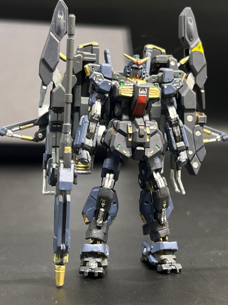 スーパーガンダム。どこかにティターンズのマークいれたくて無理やりG-ディフェンサーに貼ってみました。アーティファクトのデカールは貼る場所が小さいのでかなり限定されます。