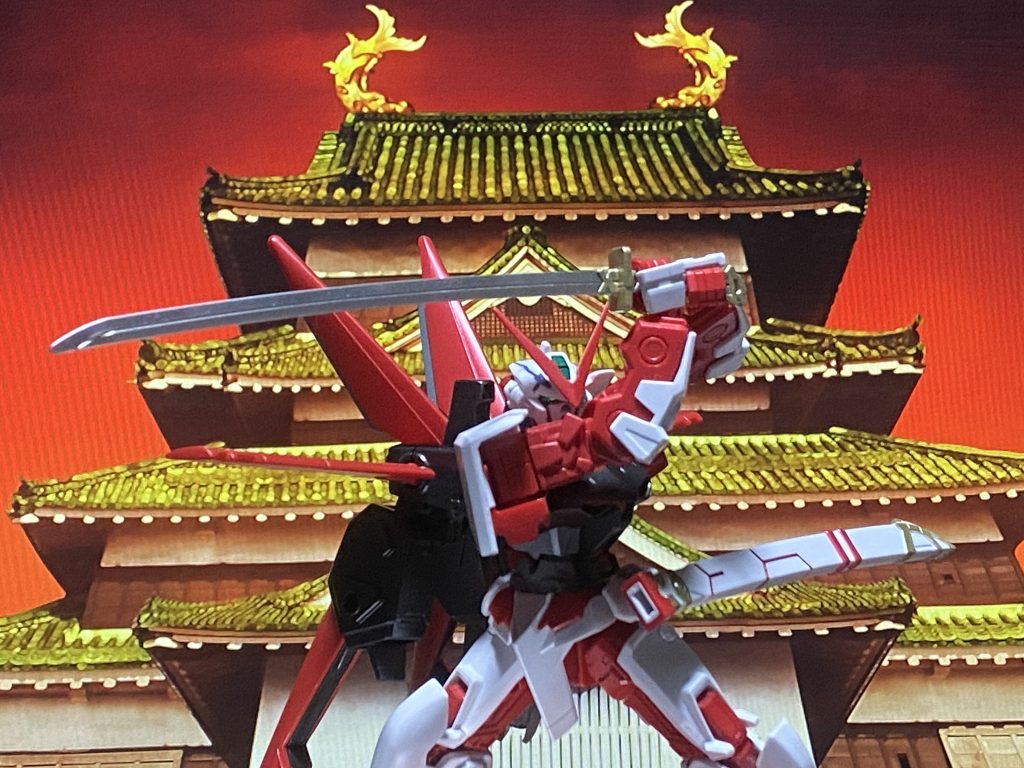 紅白がめでたいガンダムアストレイ–3枚目/制作者：@oboromiki