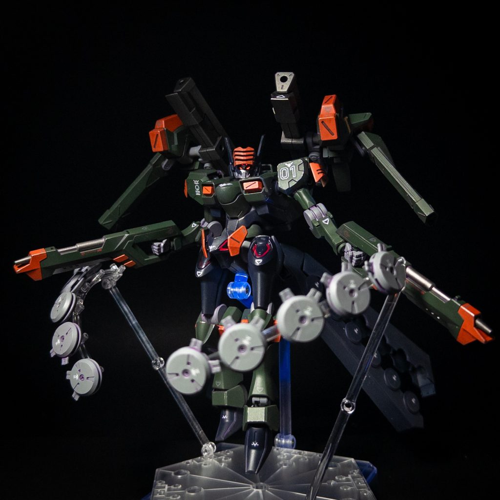 スタンビームに加えて複数連結して防御フィールドの展開、敵機に吸着して爆破など複数の機能を有する。