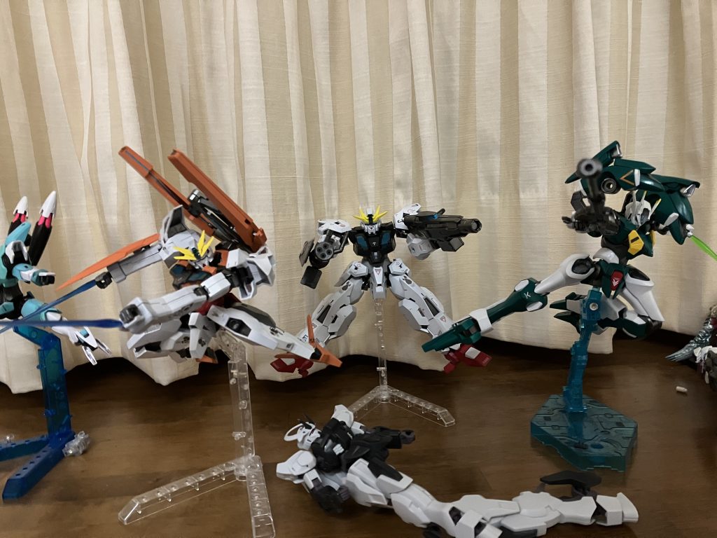 水星ソレスタルビーイングエクシアモチーフになる予定のシュバルゼッテの股関節が逝ってしまって今はパーツ待ち