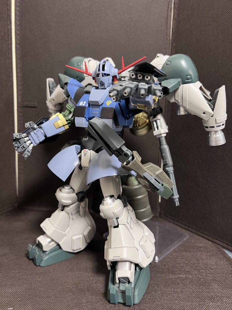 設定は、地上戦闘可能、デカいけど高機動、腕部の総合的強化になります。特に腕はロケットパンチもできる設定笑