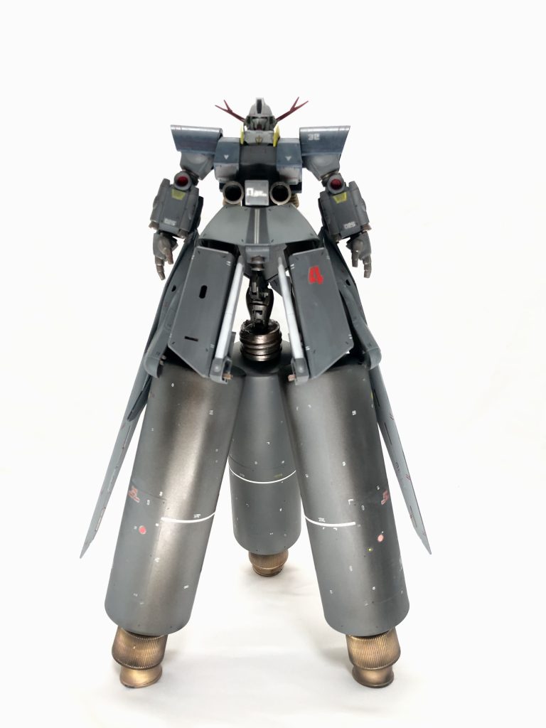 パーフェクト･ジオング｢サンダーボルト風｣型式番号MSN-02。漫画｢機動戦士ガンダムサンダーボルト｣第三部より登場。区別用なのかパーフェクトとジオングの間に中黒が入る。