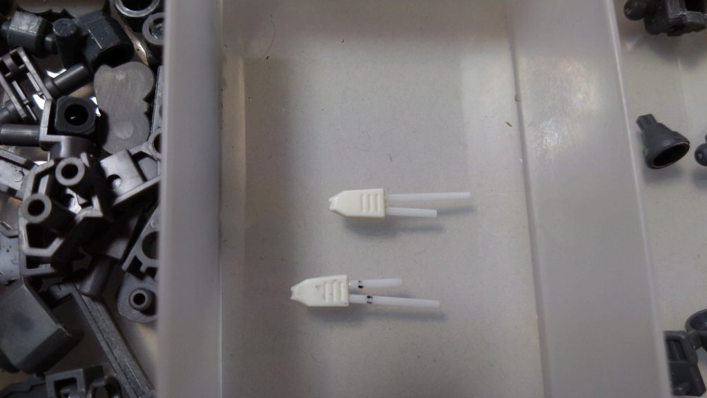 側頭部アンテナを1mmプラ棒に置き換え